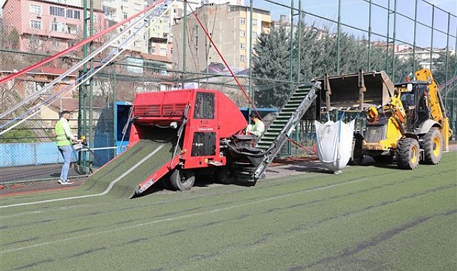 Kağıthane Belediyesi futbol sahalarını yeniliyor