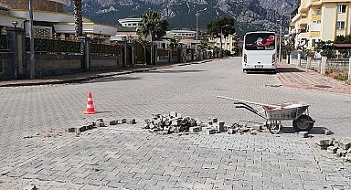 Kemer'de yol ve kaldırım çalışmaları