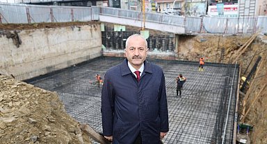 Kent meydanındaki önemli çalışmada ilk beton atıldı