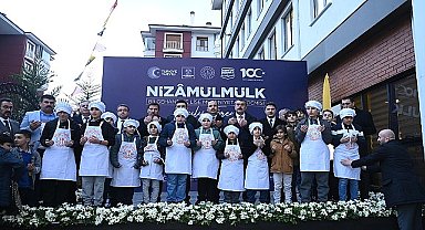 Milli Eğitim Bakanı Tekin, Konya Büyükşehir'in Nizamülmülk Bilgehanesi ve Lise Medeniyet Akademisi'ni Açtı