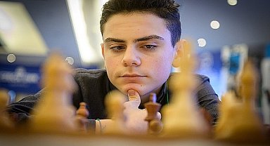 Milli Satranççı Ediz Gürel Türk Satranç tarihinin en genç Büyükustası oldu 