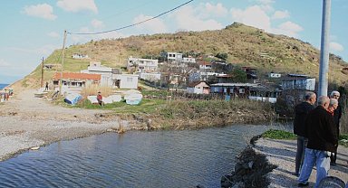 Mudanya kırsal sahilinde selde yıkılan köprü 4 aydır ulaşımı güçleştirdi