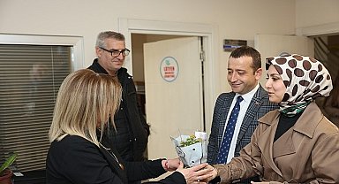 Muharrem Tutuş'tan Belsa'da kadın personele çiçekli kutlama