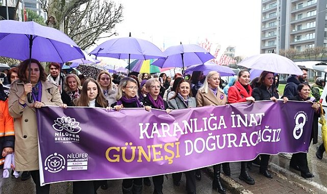 Nilüferli kadınlar 8 Mart’ta ‘Karanlığa İnat Güneşi Doğuracağız’ sloganıyla yürüdü