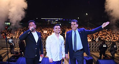 Osmangazi Meydanı'nda Bilal Sonses coşkusu