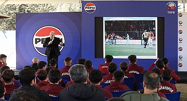 “Pepsi Geleceğin Yıldız Futbolcularına Destek Projesi