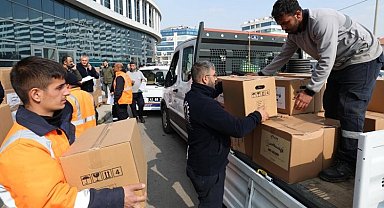 Ramazan erzak konvoyu Gebze'den dualarla uğurlandı