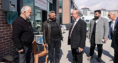 Selçuklu Belediye Başkanı Ahmet Pekyatırmacı, ilçenin farklı noktalarında vatandaşlarla buluşmaya devam ediyor. Başkan Pekyatırmacı, Tırsan Sanayi Sitesi'nde esnaf ziyaretleri gerçekleştirdi