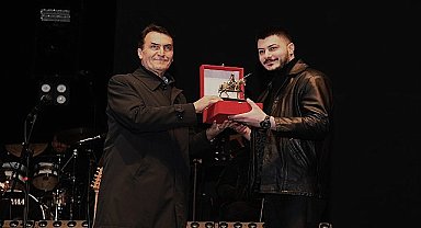 Semicenk'i dev meydandan 80 bin kişi askere uğurladı