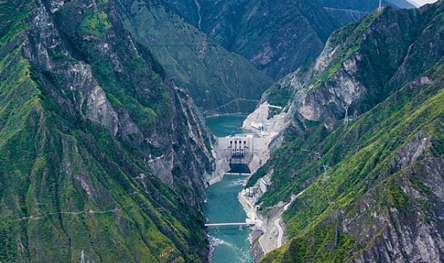 Su, rüzgar ve güneşten elektrik üreten santral rekora gidiyor
