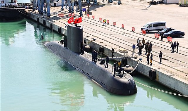 TCG Anafartalar, Arnavutluk'un Dıraç Limanı'nı ziyaret etti