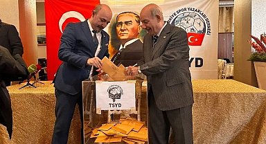 TSYD Bursa Şubesinde Mehmet Ali Ekmekçi güven tazeledi