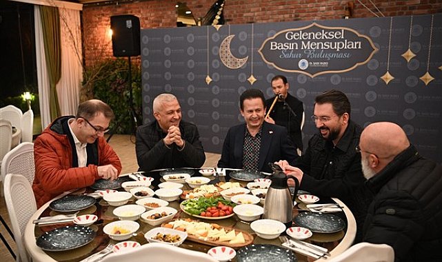 Tuzla Belediye Başkanı Yazıcı, sahurda gazetecilerle buluştu
