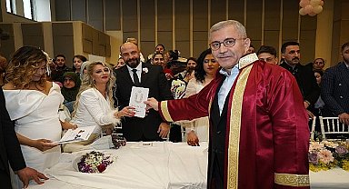 Üsküdar'da Roman Düğünü Coşkusu