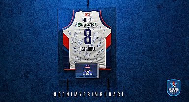 Videolu Basın Bülteni: Anadolu Efes'in 8 Mart Dünya Kadınlar Günü Özel İmzalı Forması Kulüpteki Yerini Aldı