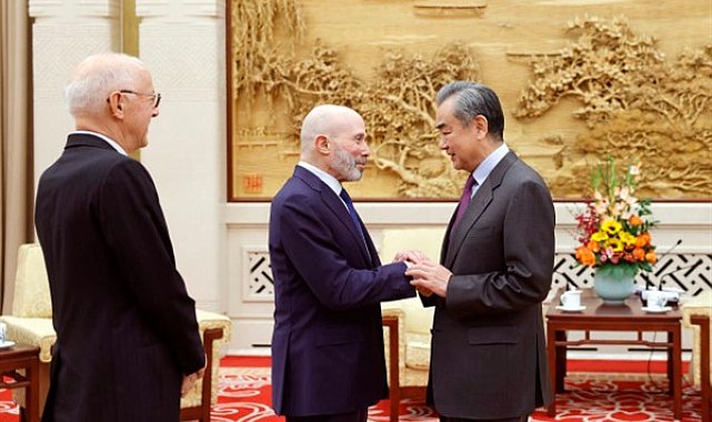 Wang Yi, ABD’li konukları kabul etti