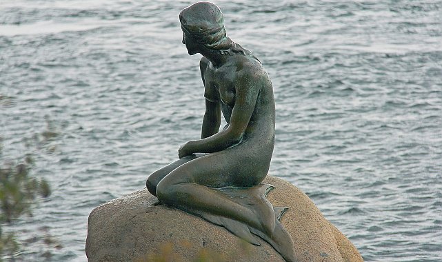 Women in Denmark want more statues of women in the art world