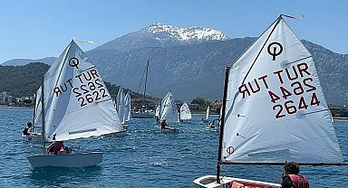 Yat ve yelken sporu Kemer'de gelişiyor