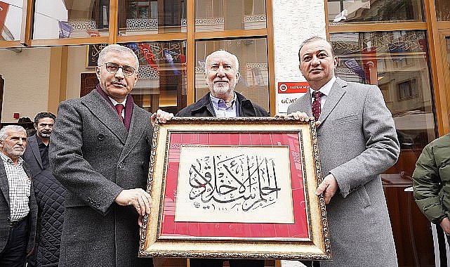 Yeniden İnşa Edilen Üsküdar Gümüşsu Camii İbadete Açıldı