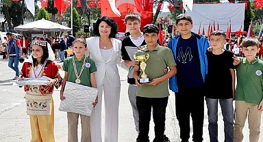 23 Nisan Ulusal Egemenlik ve Çocuk Bayramı Kınık'ta Coşkuyla Kutlandı