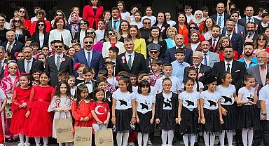 23 Nisan Ulusal Egemenlik ve Çocuk Bayramı'nın 104. yıl dönümü Gölcük'te coşku ile kutlandı.