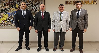 31 Mart Mahalli İdareler Genel Seçimleri sonrasında yeniden Selçuklu Belediye Başkanı olan Ahmet Pekyatırmacı tebrik ziyaretlerini kabul ediyor