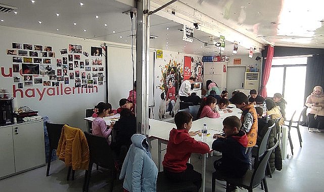 Akbank Güzel Yarınlar Hareketi, Kahramanmaraş'ta Depremden Etkilenen Gençlerle Buluşuyor