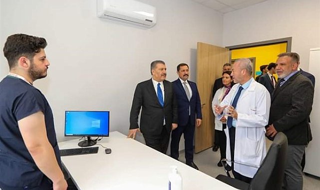 Bakan Koca, Samandağ Semt Polikliniği’ni ziyaret etti