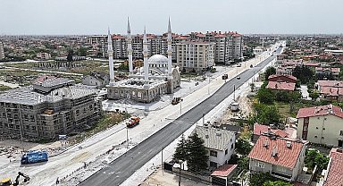 Başkan Altay: “Küçük Aymanas Caddesi'nde Sıcak Asfalt Çalışmasına Başladık