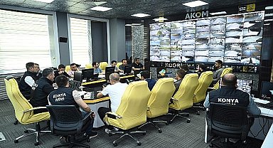 Milyonlar Karnaval Coşkusunu Adana Sokaklarına Yaşadı