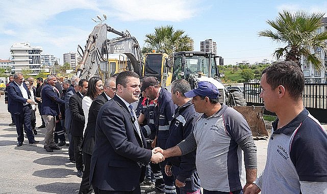 Başkan Demir belediye personelleri ile bayramlaştı