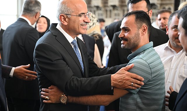 Başkan Er tebrikleri kabul etti