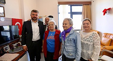 Başkan Görkem Duman'dan Buca'nın çınarlarına bayram ziyareti