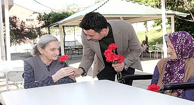 Başkan Önal, bayramın ilk gününde ilçe sakinleriyle buluştu