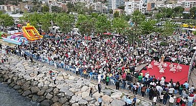 Başkan Önal sözünü tuttu: Binler Bayraklı'ya akın etti