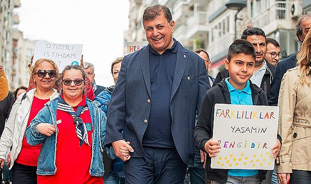 Başkan Tugay 2. İzmir Otizm Yürüyüşü'ne katıldı “Çocuklarımızı kent yaşamı içinde görmek istiyoruz