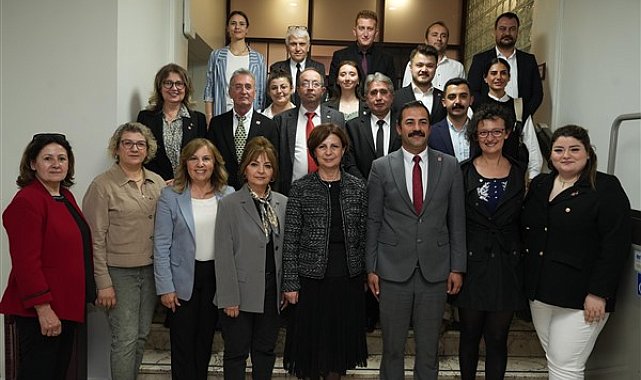 Başkan Ünlüce'ye tebrik ziyaretleri sürüyor