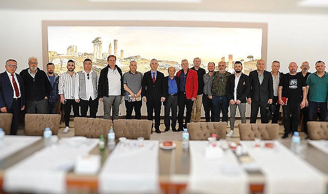Bergama Belediye Başkanı Dr. Tanju Çelik Gazetecilere Belediye'nin Borcunu ve Gelecek Vizyonunu Paylaştı