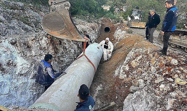 Bodrum'da DSİ Hattı Patladı Büyükşehir Ekipleri Çalışma Başlattı