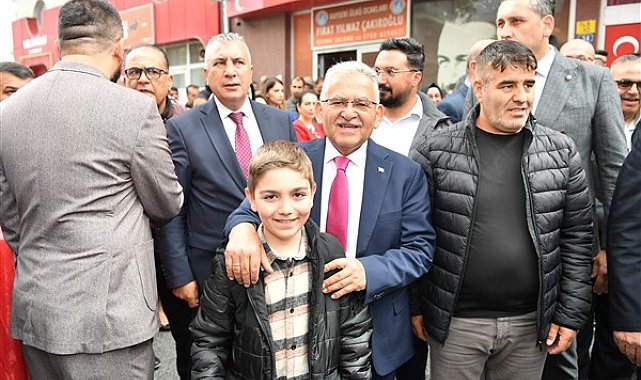 Büyükkılıç, MHP Kayseri il eşkilatı üyeleri ile bayramlaştı