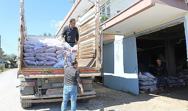 Büyükşehir Belediyesi'nin süt yemi desteği sürüyor