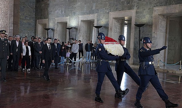 Çankaya Belediye Başkanı Güner ve Meclis Üyeleri ANITKABİR'de