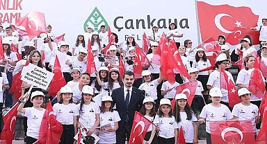 Çankaya Belediyesi, 23 Nisan Ulusal Egemenlik ve Çocuk Bayramı'nı birbirinden renkli etkinliklerle, ilçenin dört bir yanında coşkuyla kutladı