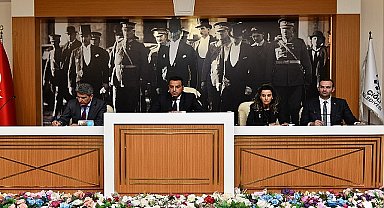 Çiğli Meclisi'nde bir oy birliği de Doruk için Başkan Onur Emrah Yıldız; “Faaliyet raporunu ekonomik krizle değerlendirmeliyiz.