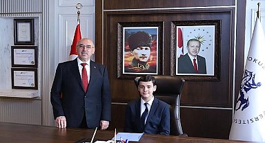 DEÜ'de 23 Nisan'da Koltuklar Çocuklara Emanet