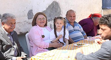 Didim Belediye Başkanı Hatice Gençay, Ramazan Bayramı dolayısıyla Akköy, Akyeniköy ve Altınkum'da vatandaşlarla bir araya gelerek bayramlarını kutladı