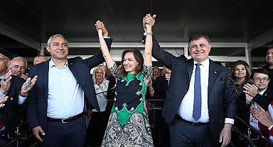 Dr. Cemil Tugay, Karşıyaka'daki görevini B. Yıldız Ünsal'a devretti