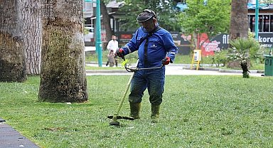 Edremit'te parklara bahar bakımı
