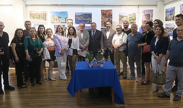 Foça'nın tarihi dokusunun ve doğal güzelliklerinin göz alıcı görüntüleri, İzmir Barosu Fotoğraf Grubu objektiflerinden yansıdı