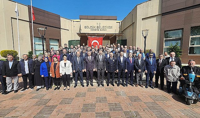 Gölcük'te düzenlenen Kent Bayramlaşması toplumun her kesiminden temsilciler vatandaşların geniş katılımı ile gerçekleştirildi